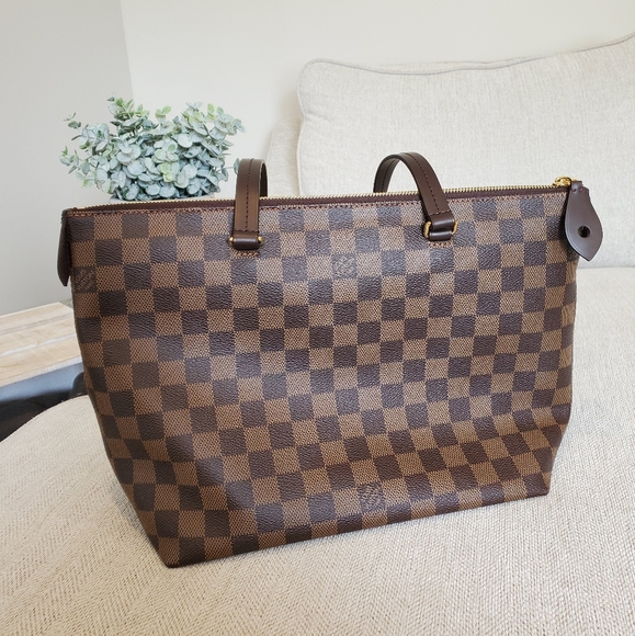Almost new authentic Louis Vuitton Iena PM - Picture 7 of 15
